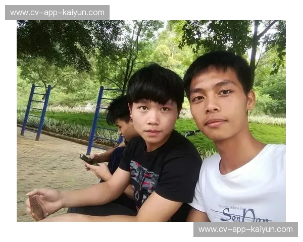 散打VS:从擂台对抗到人生博弈,这股东方力量为何能横扫全球? 散打VS:从擂台对抗到人生博弈,这股东方力量为何能横扫全球?